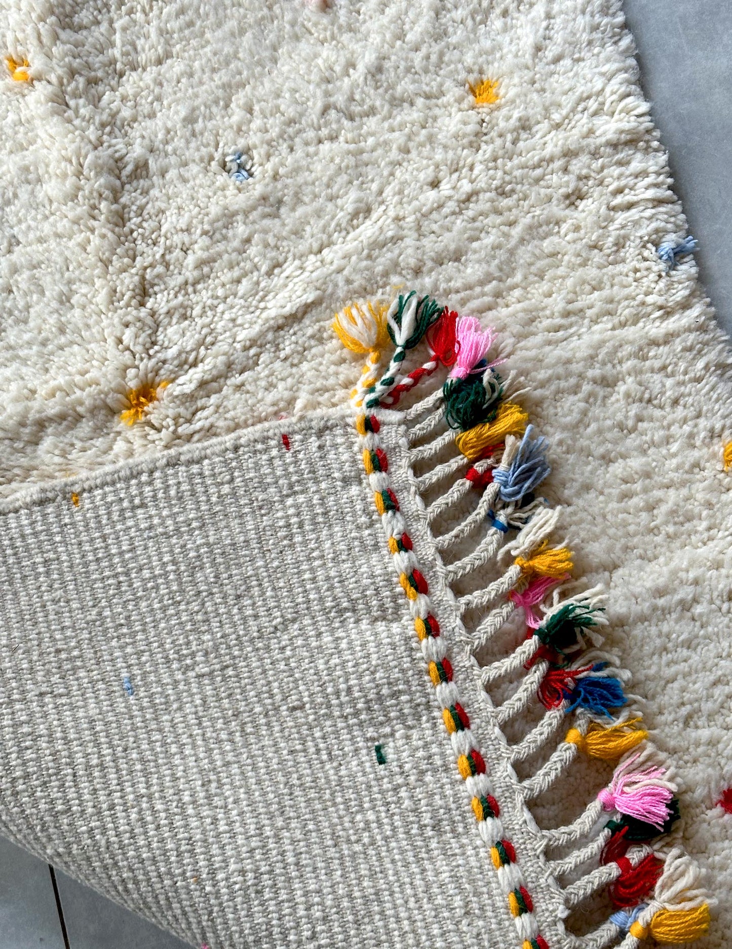 Dot rug