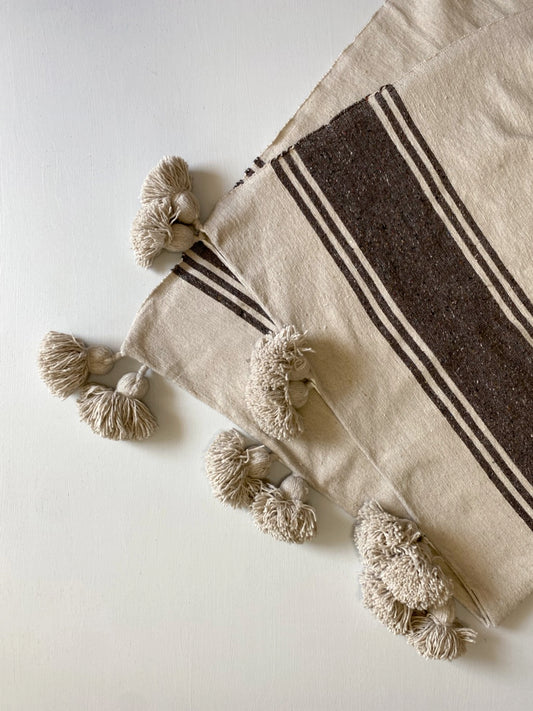 Pompom blanket