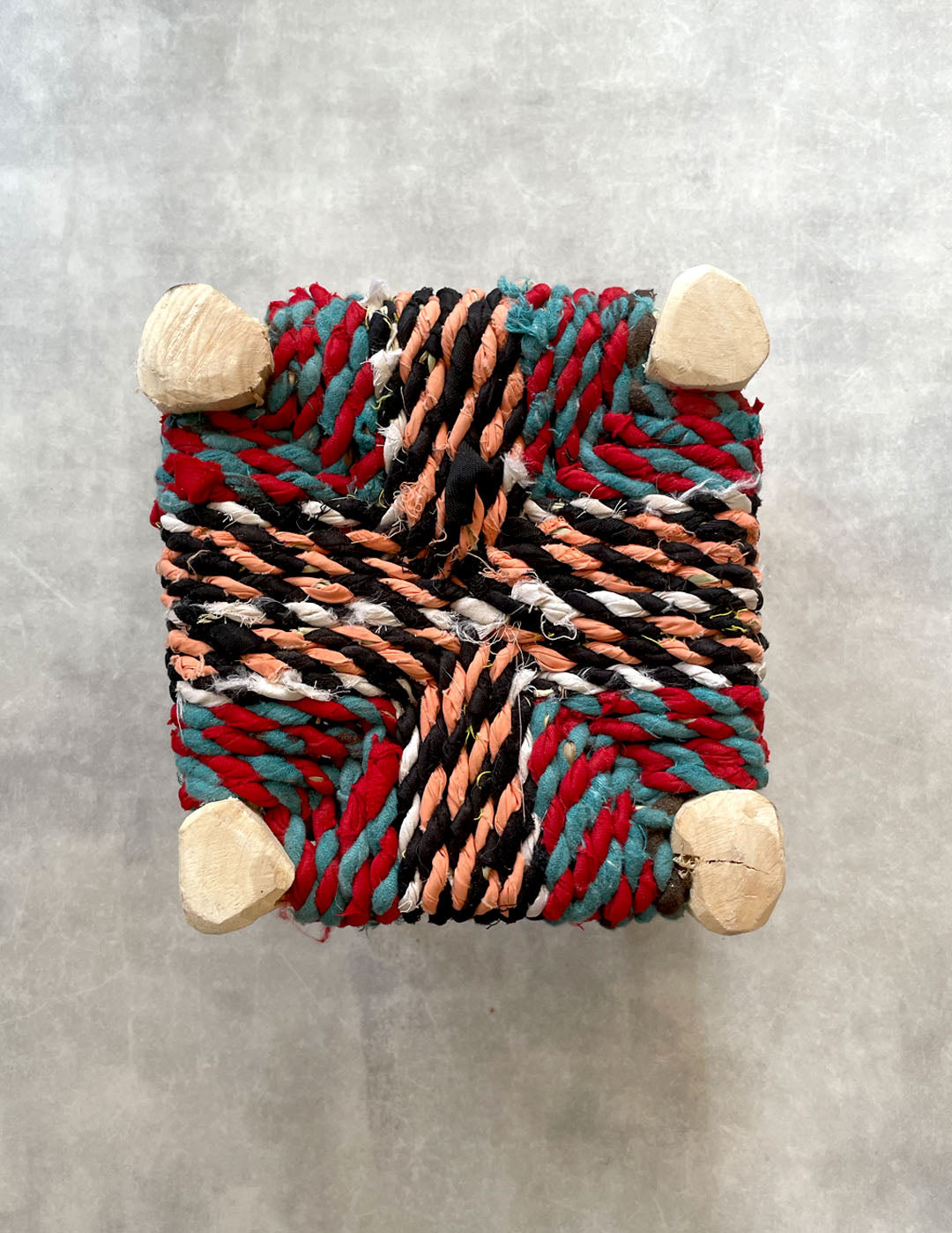 Handmade stool (Mix colors)