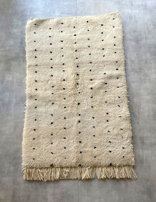 Dot rug