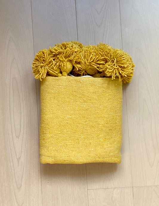 Pompom blanket