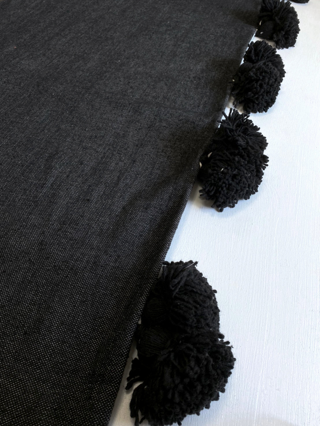 Pompom blanket
