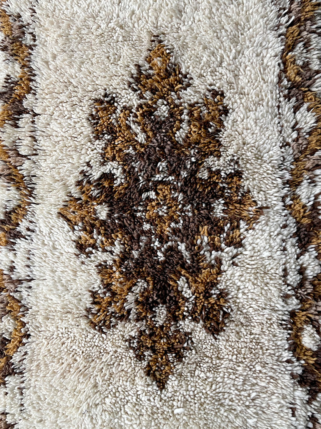 Vintage beni Ouarain rug