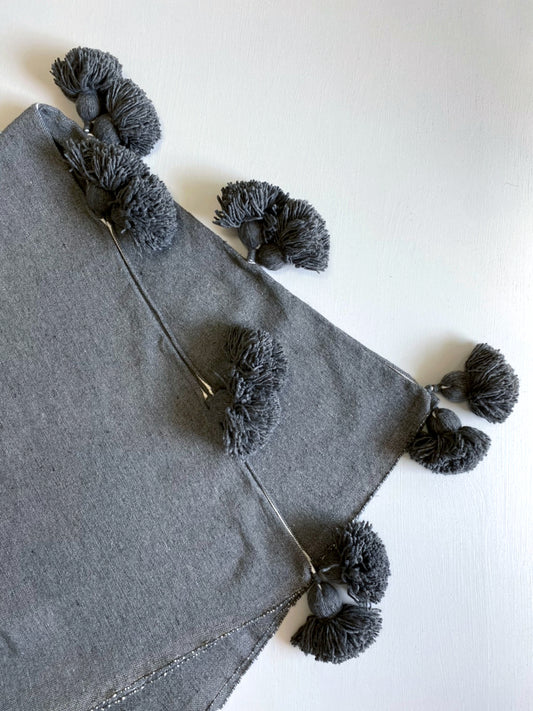 Pompom blanket