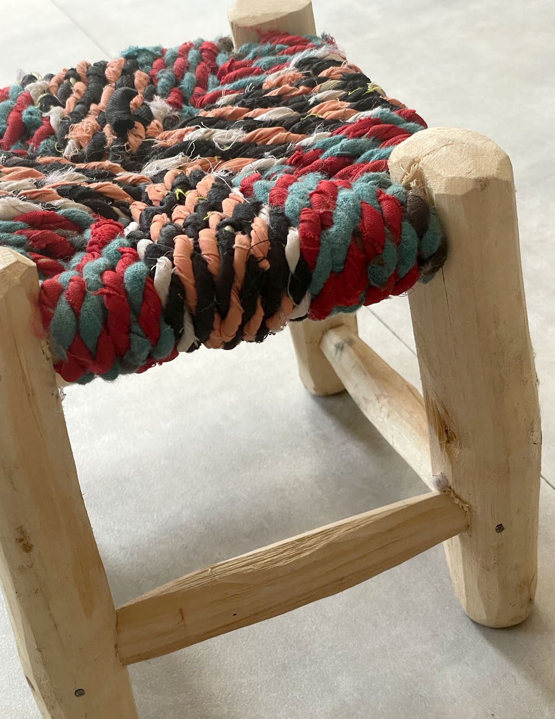 Handmade stool (Mix colors)