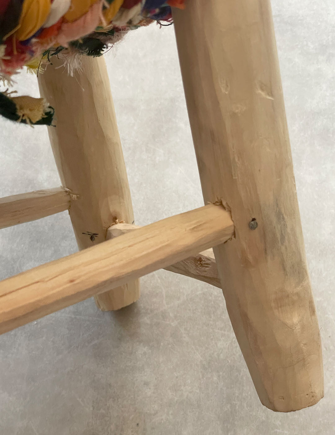 Handmade stool (Mix colors)