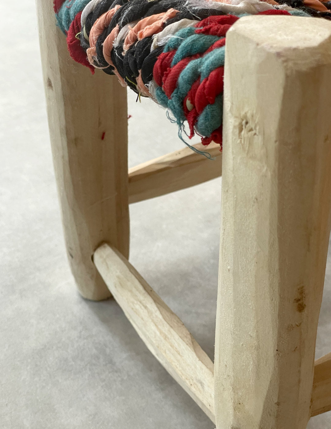 Handmade stool (Mix colors)