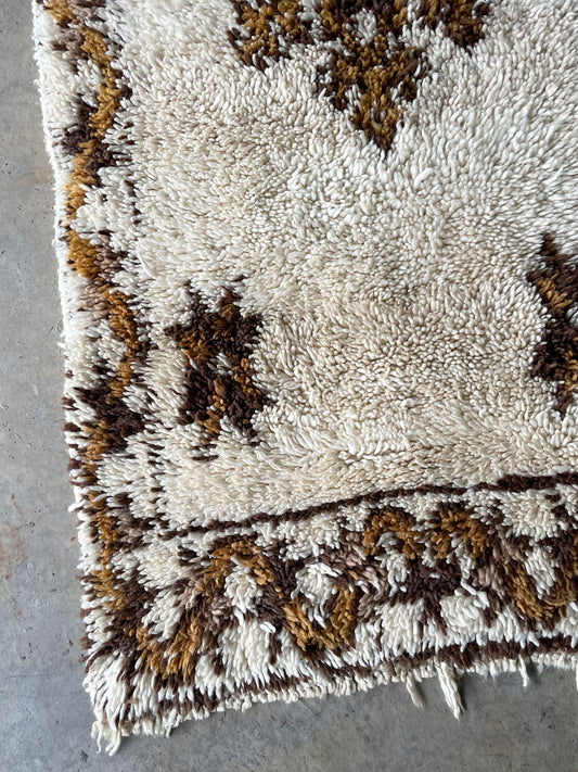 Vintage beni Ouarain rug