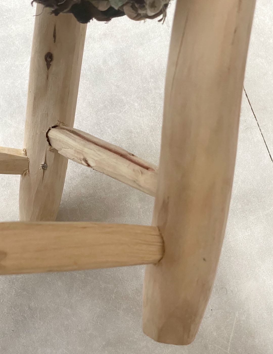 Handmade stool (Mix colors)