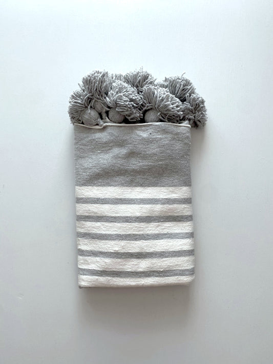 Pompom blanket