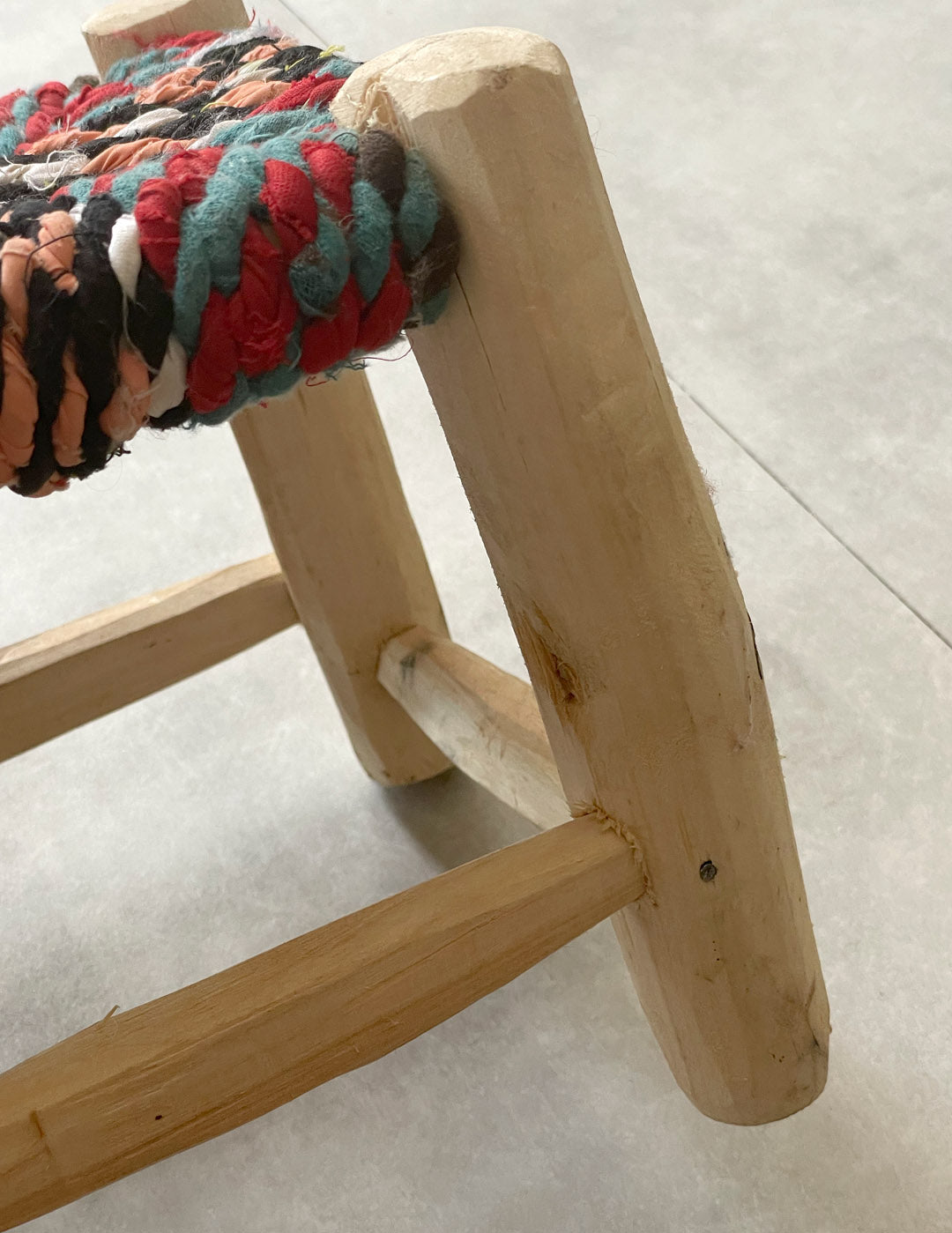 Handmade stool (Mix colors)