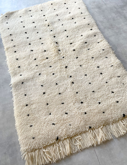 Dot rug