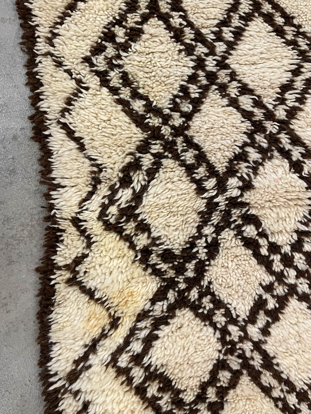 Vintage beni Ouarain rug