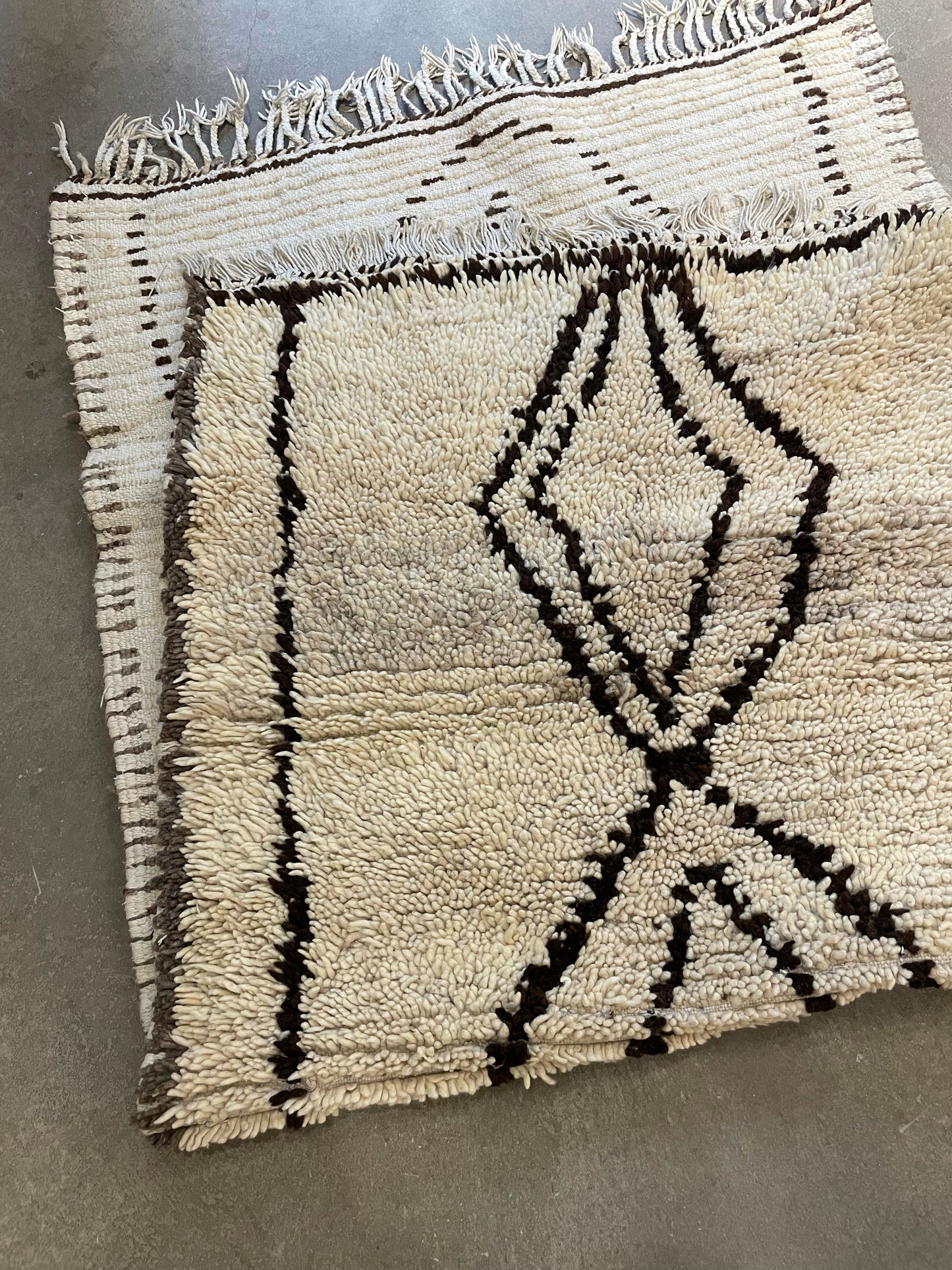 Vintage beni Ouarain rug